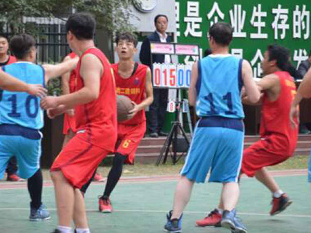 参加深圳昊焱社区关系管理有限公司“奋进杯”男子篮球赛